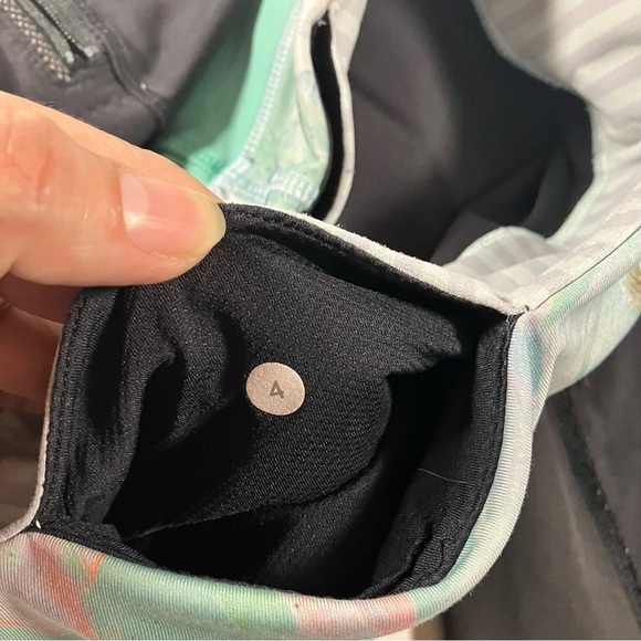 Lululemon Inspire Tight II (Mesh) Black / Blushed Illusion Multi / Menthol sz 4 - Picture 13 of 13